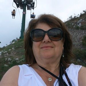 Meet your Posher, Angela